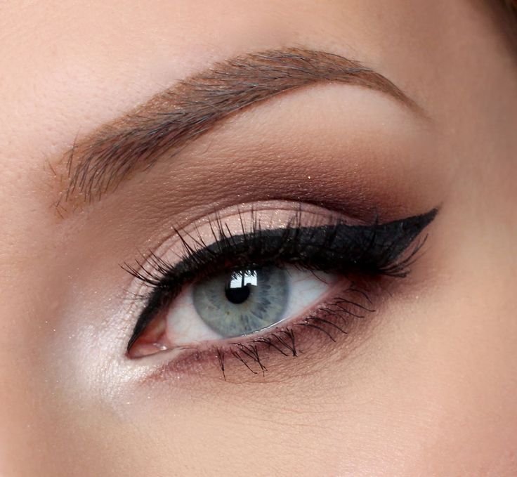 5 Winged Eyeliner Tips for Almond Eyes 5